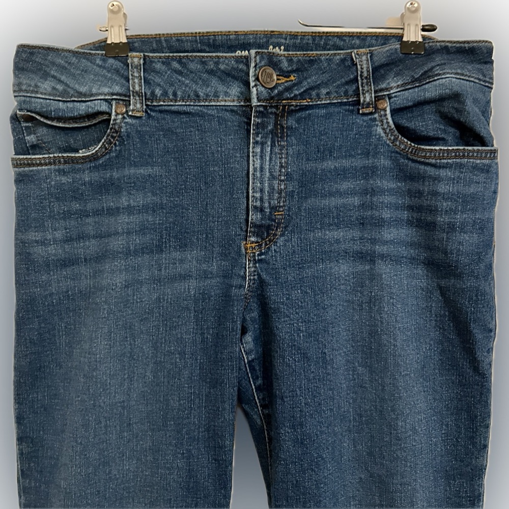 NWOT Never Worn -Wrangler Retro Mae Mid-rise Wide Leg Jeans | 15-32L